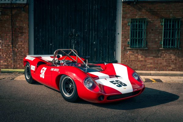 Lola T70 MK II 002 Aetas Club & CAR-ICONICS Lola